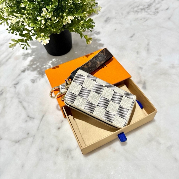 ブランドキーホルダー着用イメージ